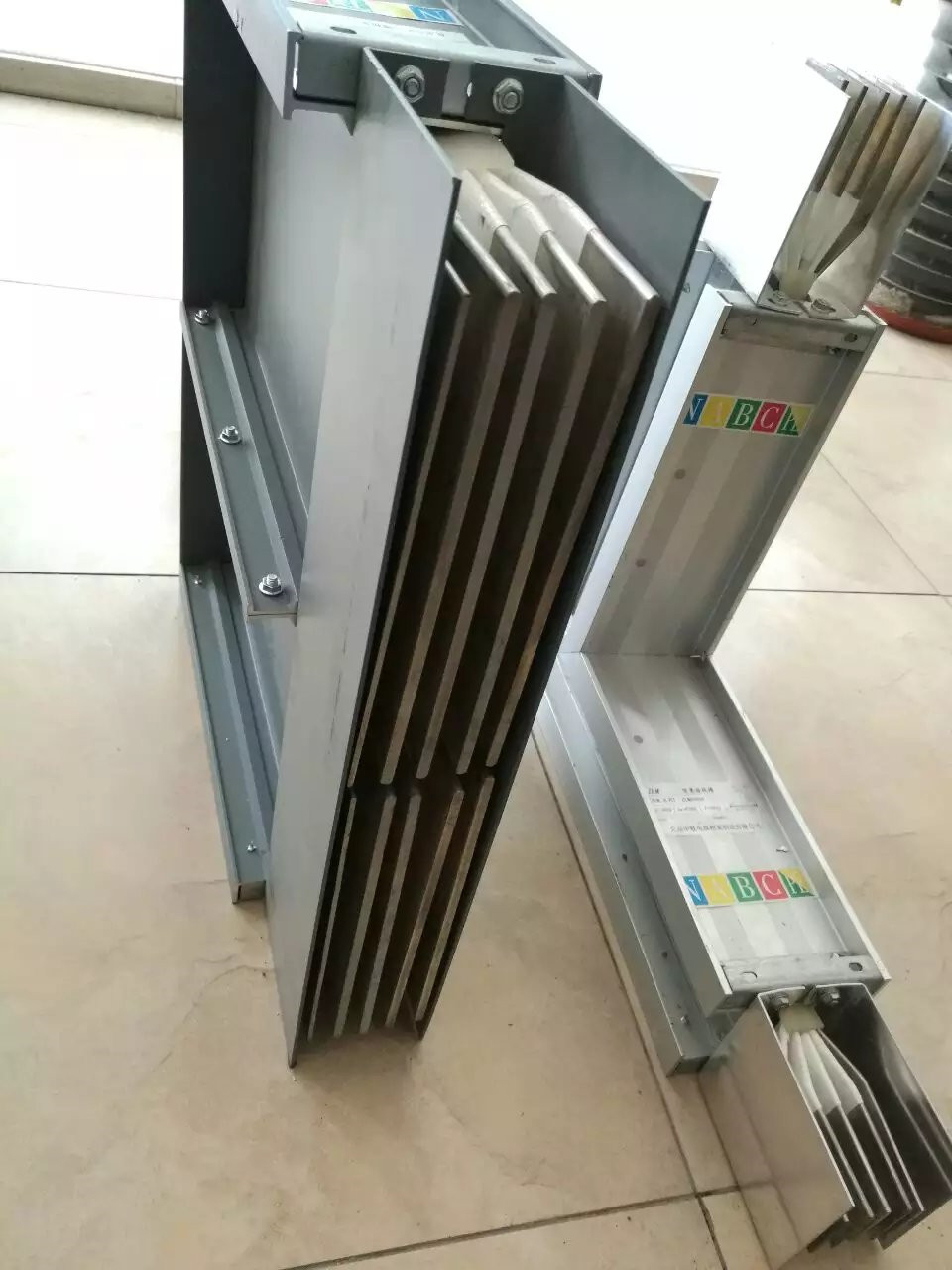 <b>密集型母線(xiàn)槽始端1</b>